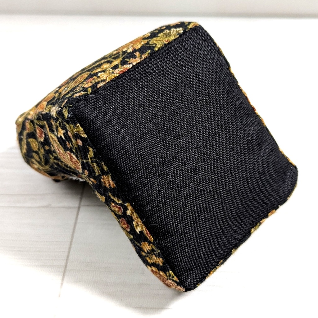 ミニチュアソファ(1/12サイズ向け) D