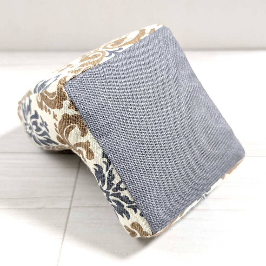 ミニチュアソファ(1/12サイズ向け) D