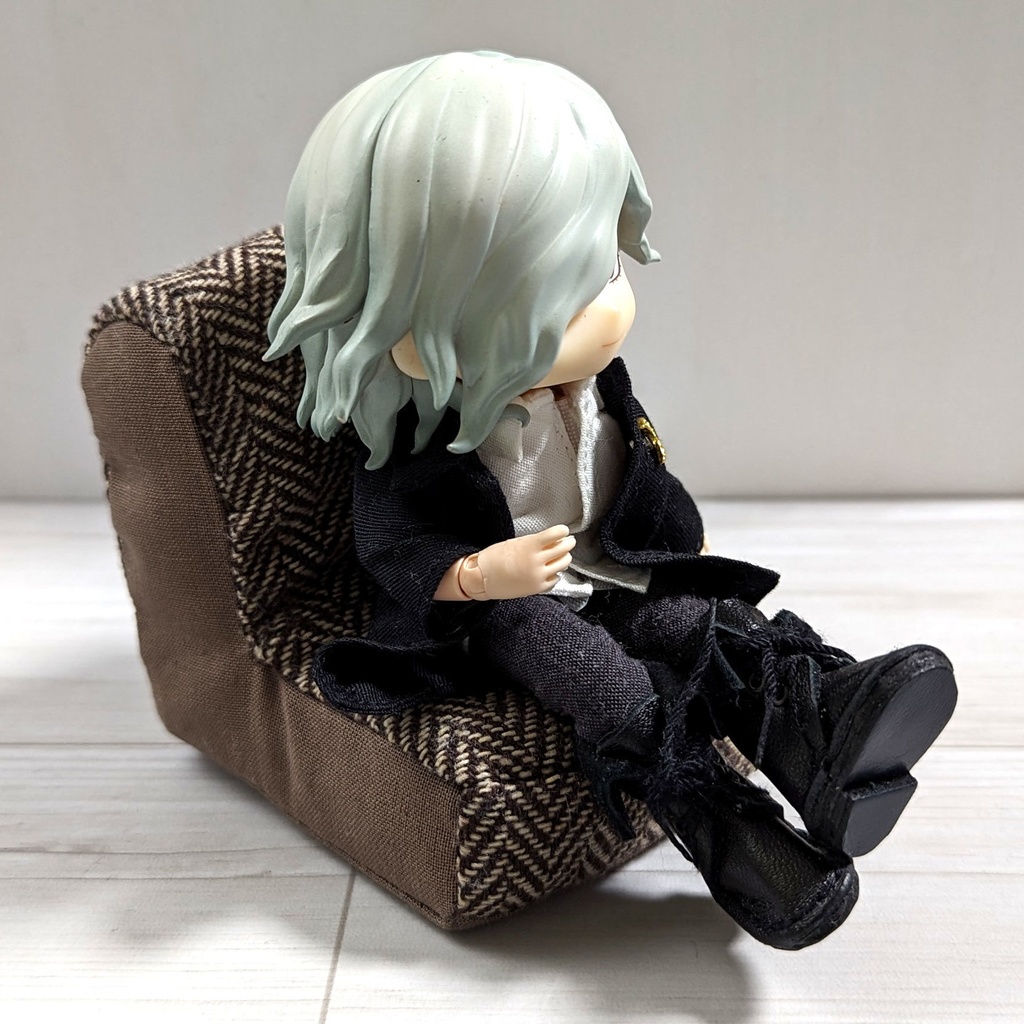 ミニチュアソファ(1/12サイズ向け) D