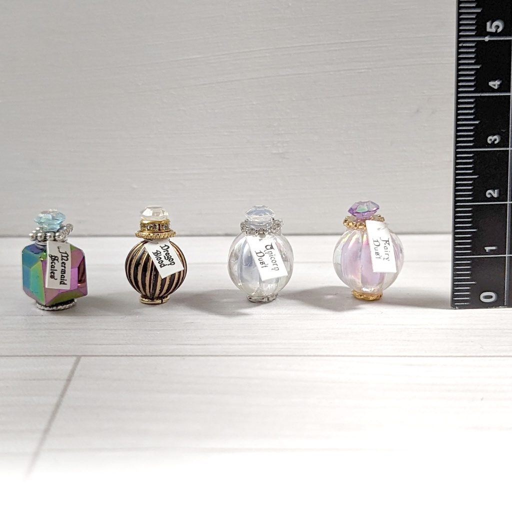 魔法素材の小瓶(タグ有り)