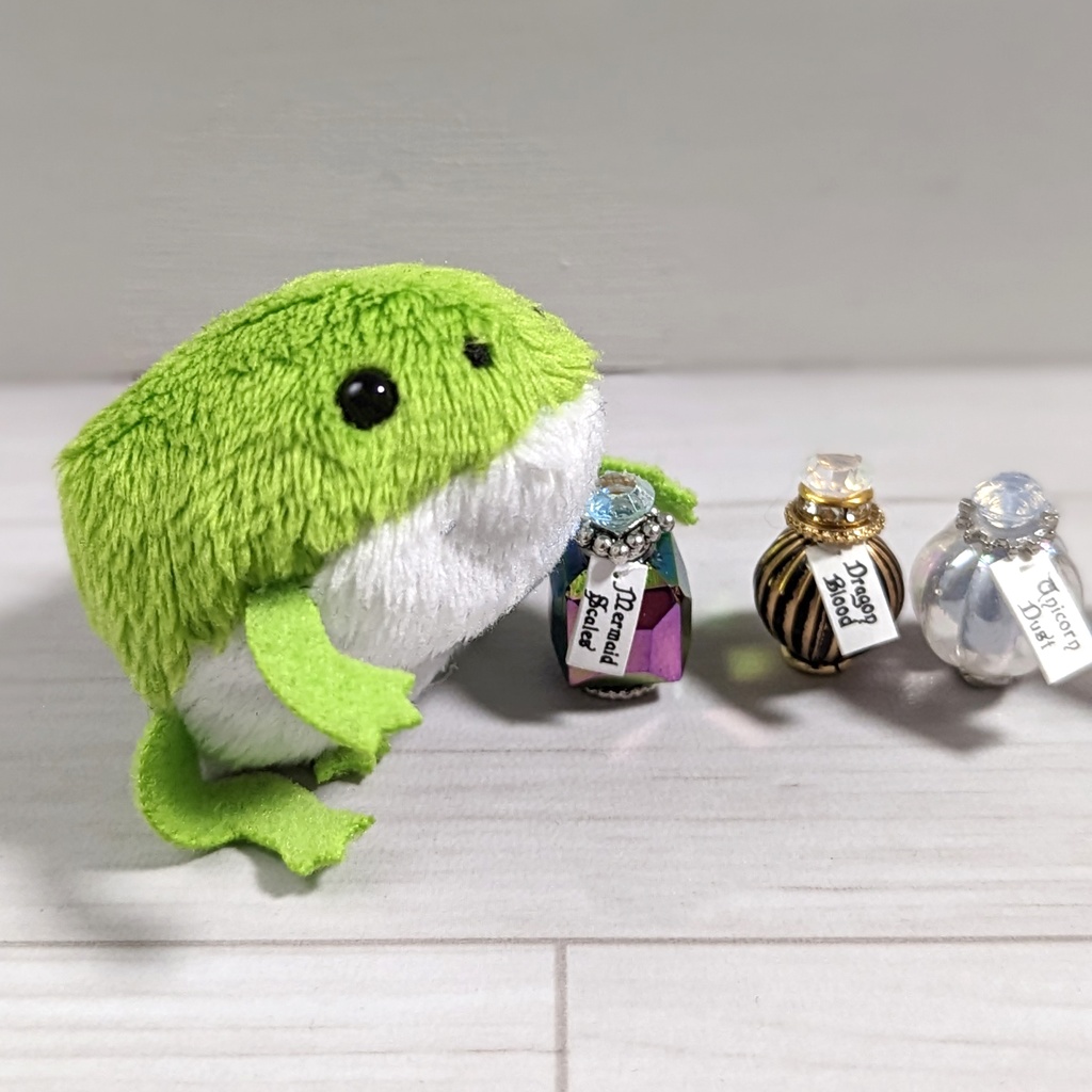 魔法素材の小瓶(タグ有り)