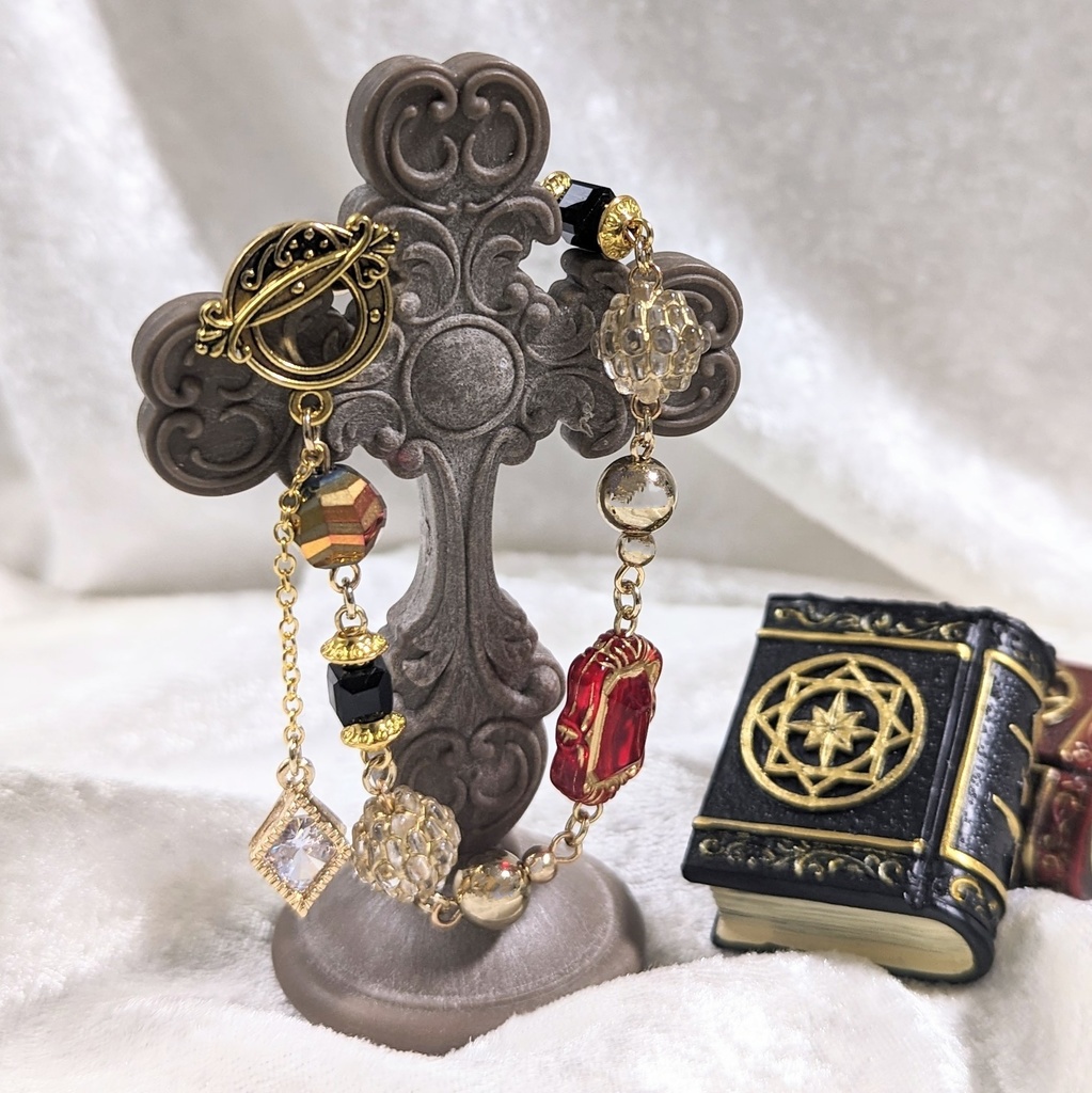 マンテルブレスレット/赤石と黄金石の腕輪