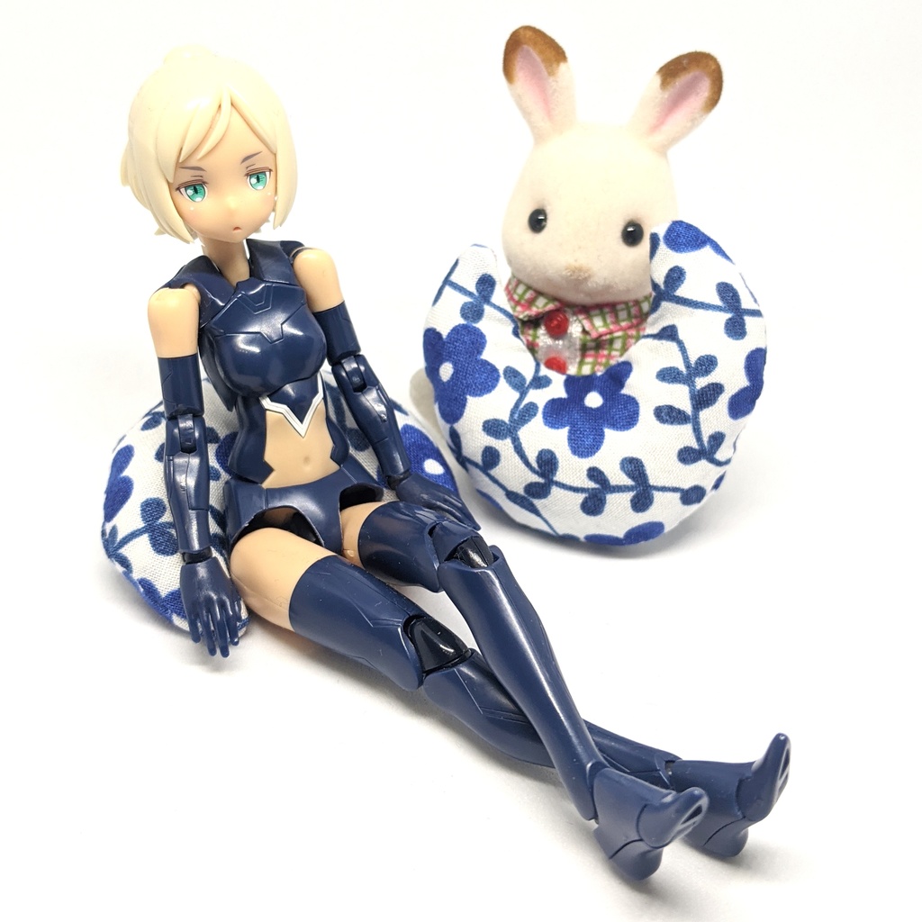 ミニチュア月型クッション/花と蔦柄・青色・2個