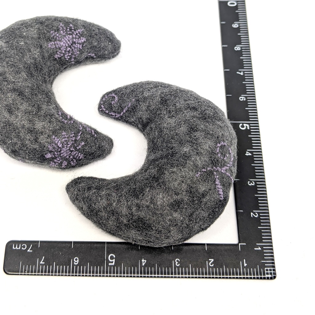 ミニチュア月型クッション/ベロア風生地・花紫・2個