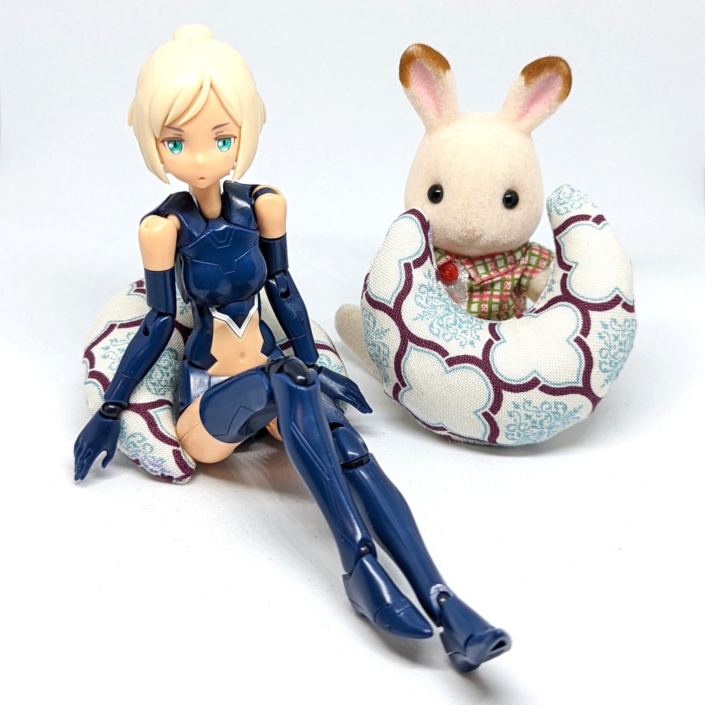 ミニチュア月型クッション/ダマスク柄 白+青・2個