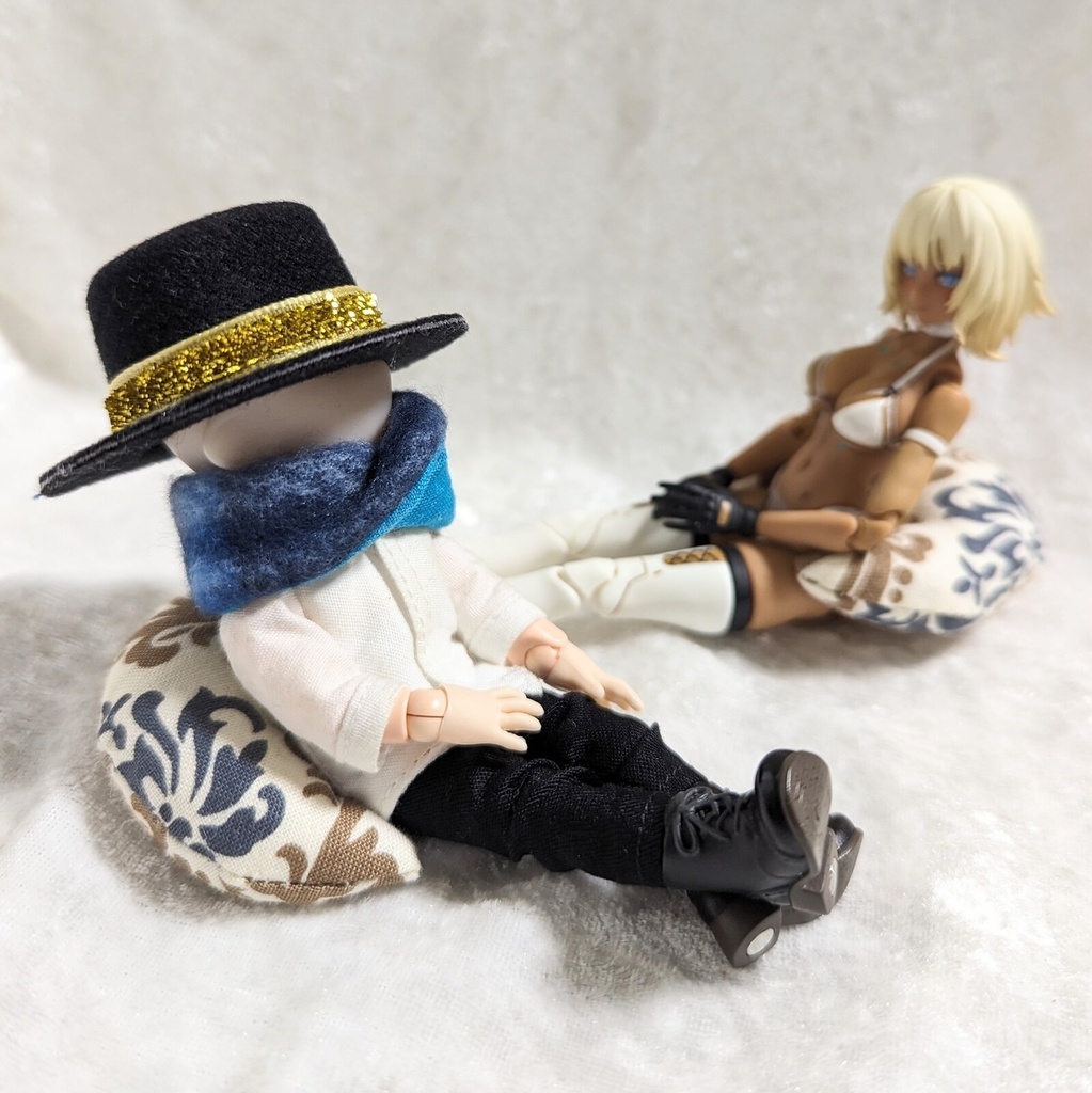 ミニチュア月型クッション/アラベスク柄 ブラウン&グレー・2個