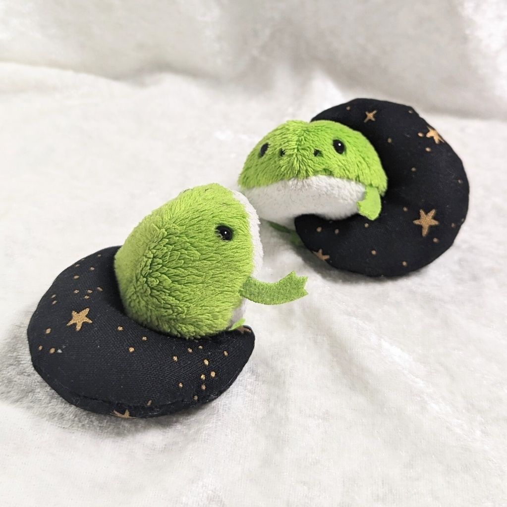 ミニチュア月型クッション/黒+ゴールドスター・2個