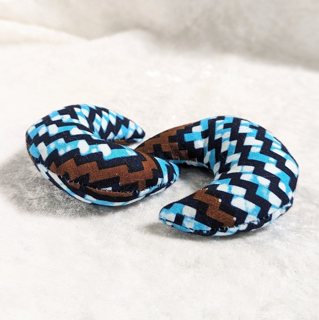 ミニチュア月型クッション/ブルージグザグ・2個