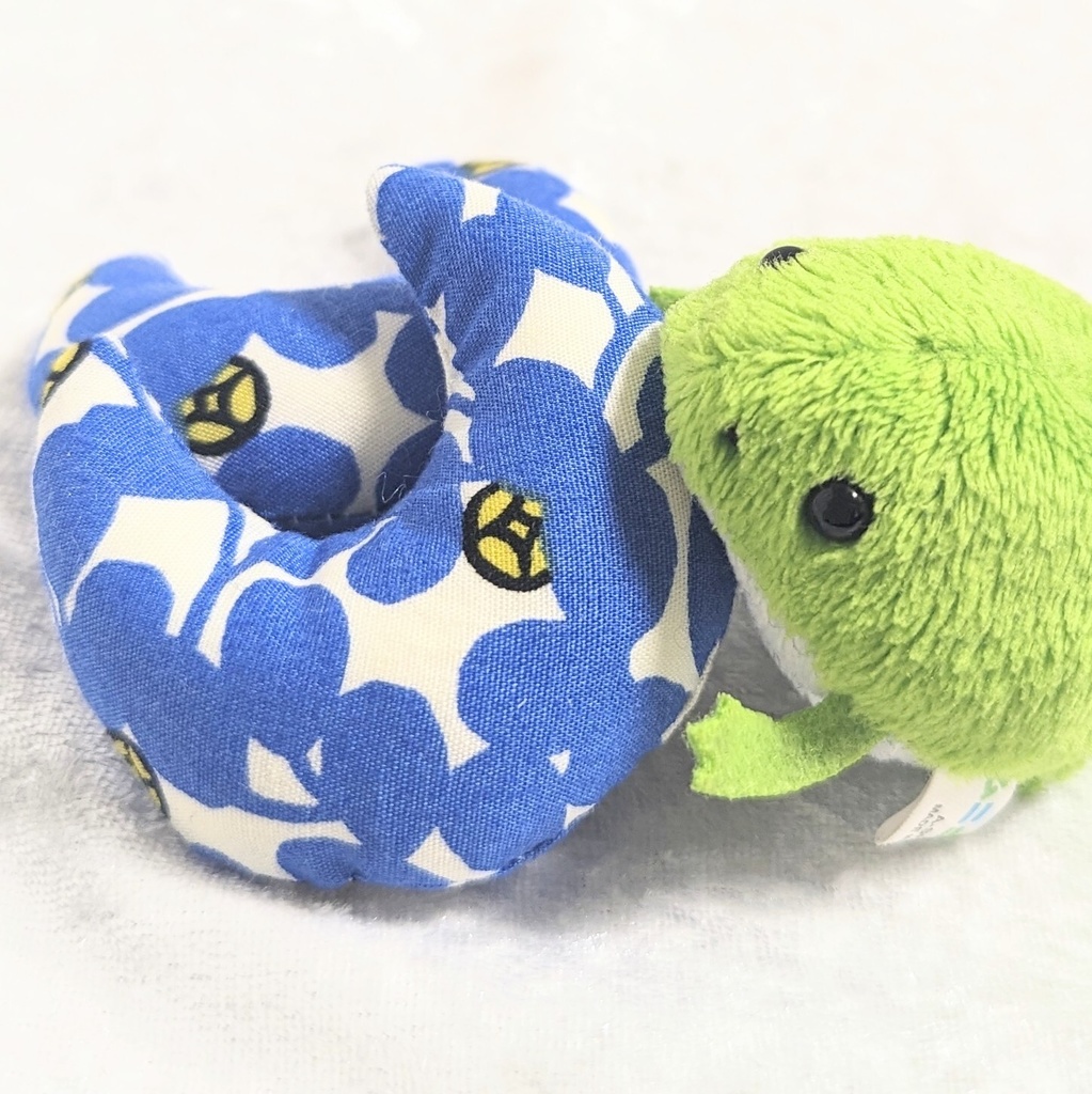 ミニチュア月型クッション/ボタニカルツバキ青・2個