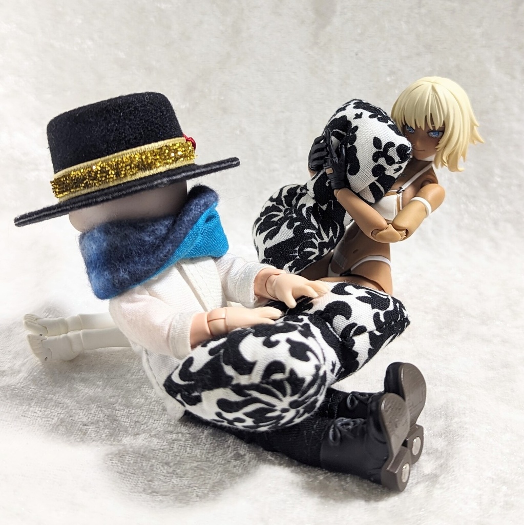 ミニチュアリボンクッション/アラベスク柄 白黒・2個