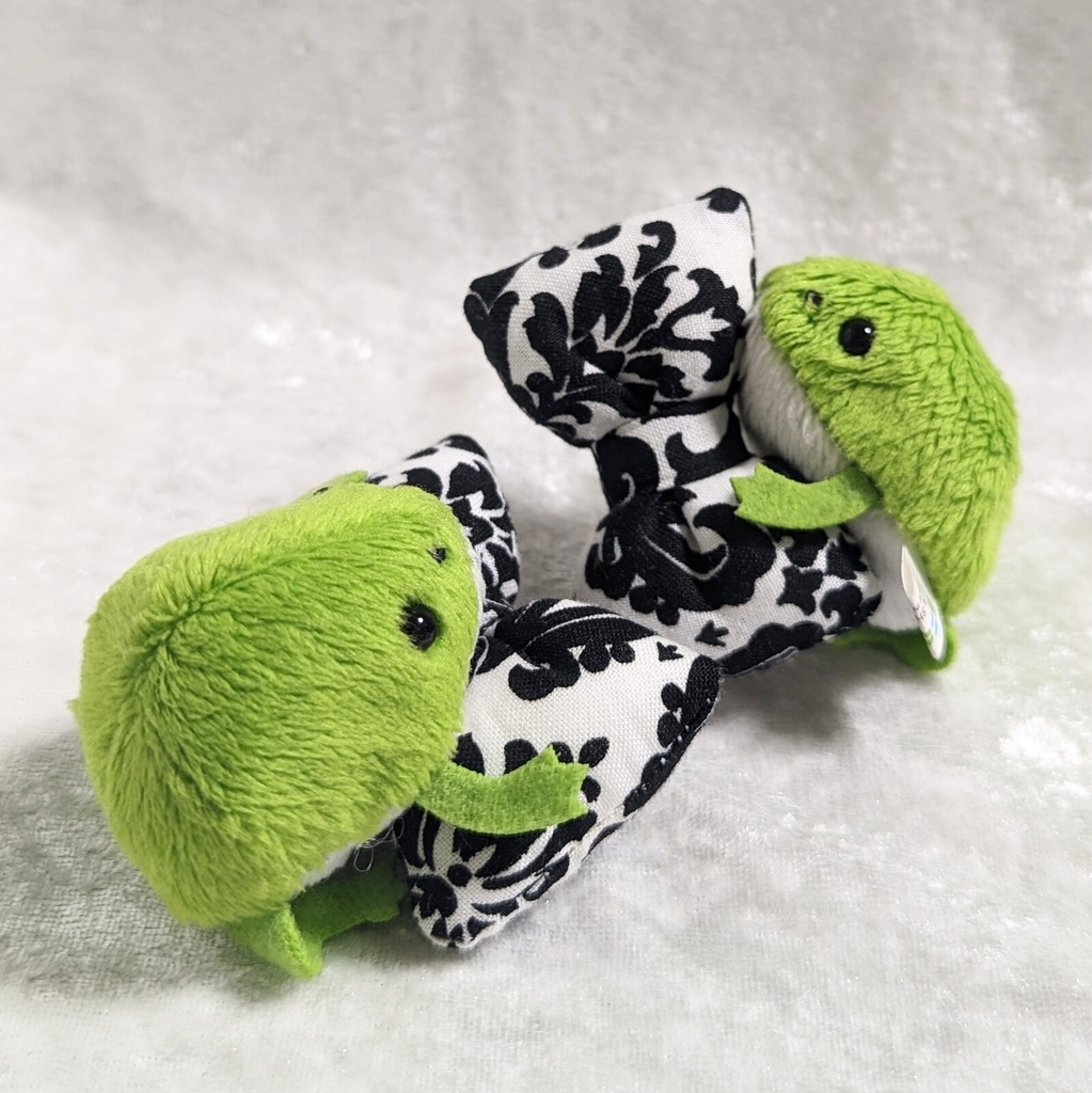 ミニチュアリボンクッション/アラベスク柄 白黒・2個