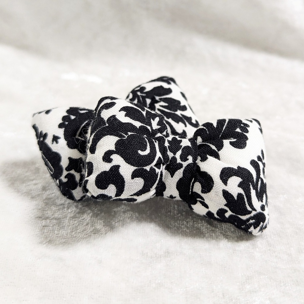 ミニチュアリボンクッション/アラベスク柄 白黒・2個