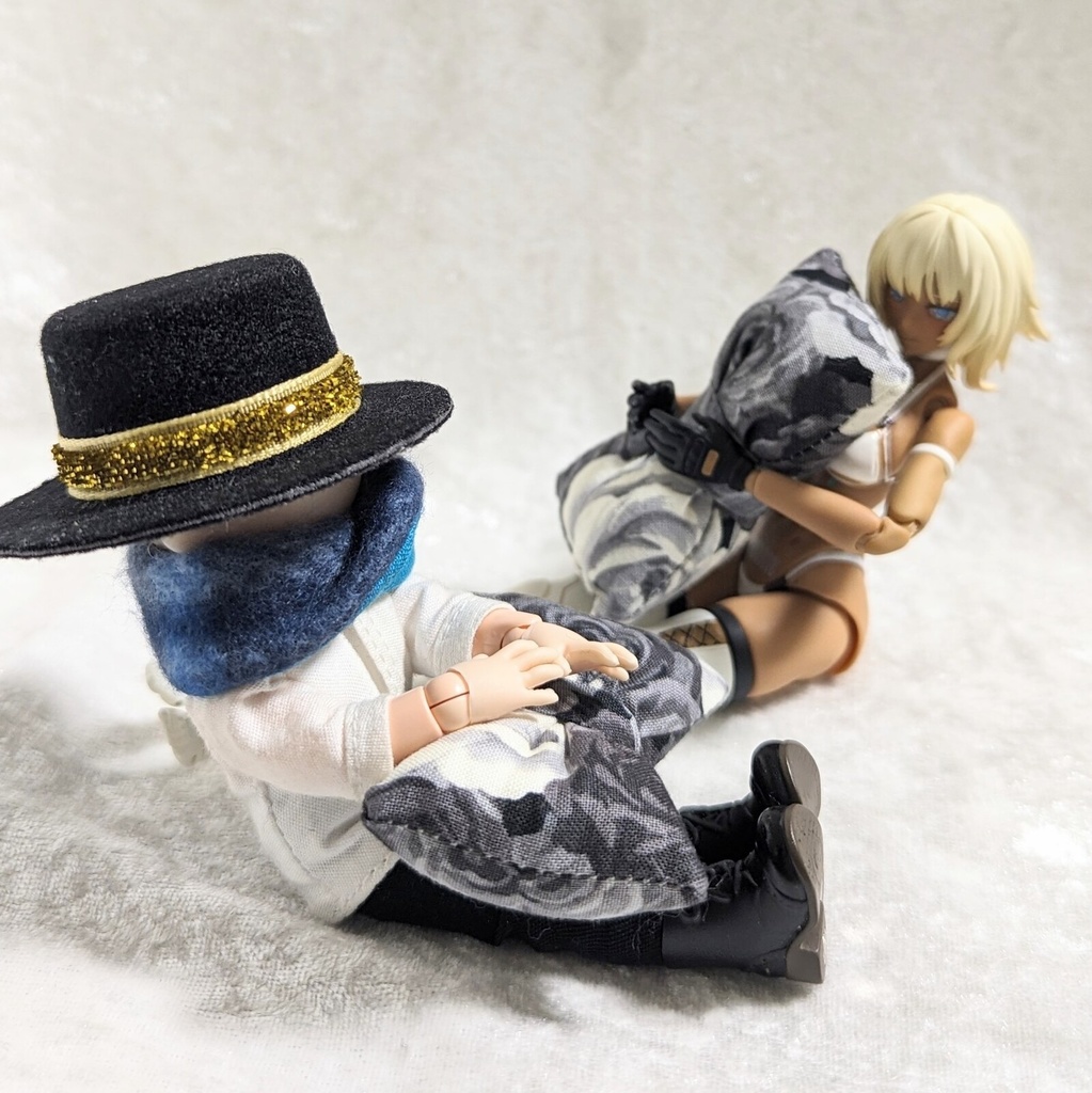 ミニチュアリボンクッション/薔薇柄・黒・2個