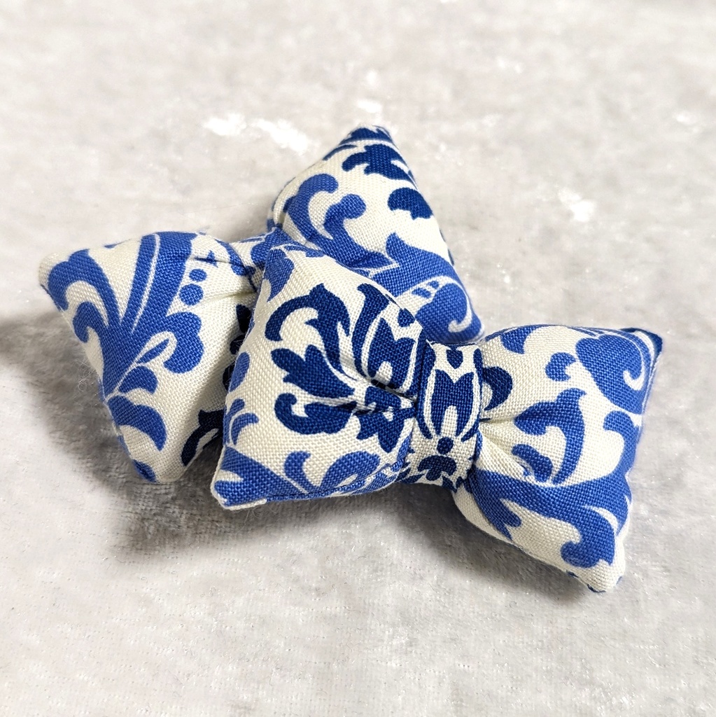 ミニチュアリボンクッション/アラベスク柄 青・2個