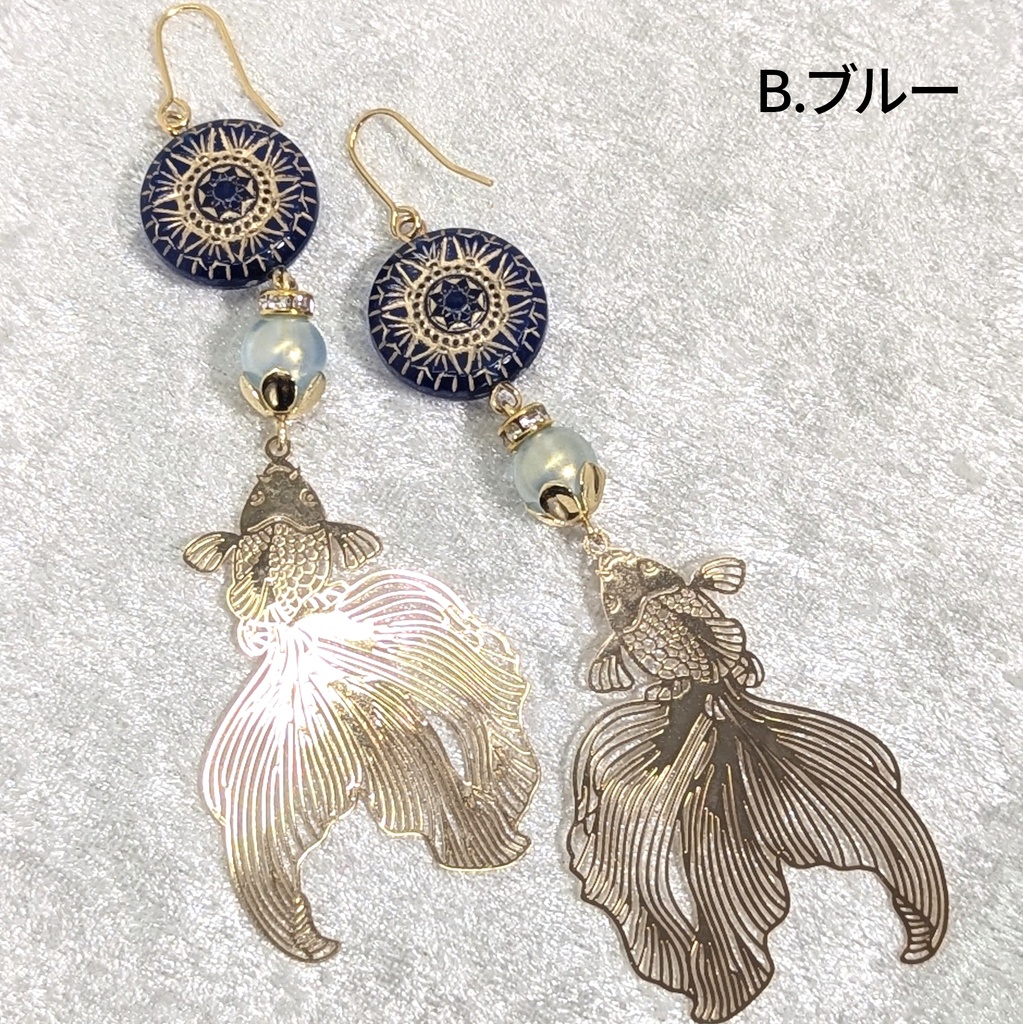ゴールド・大きな金色金魚のピアス/イヤリング