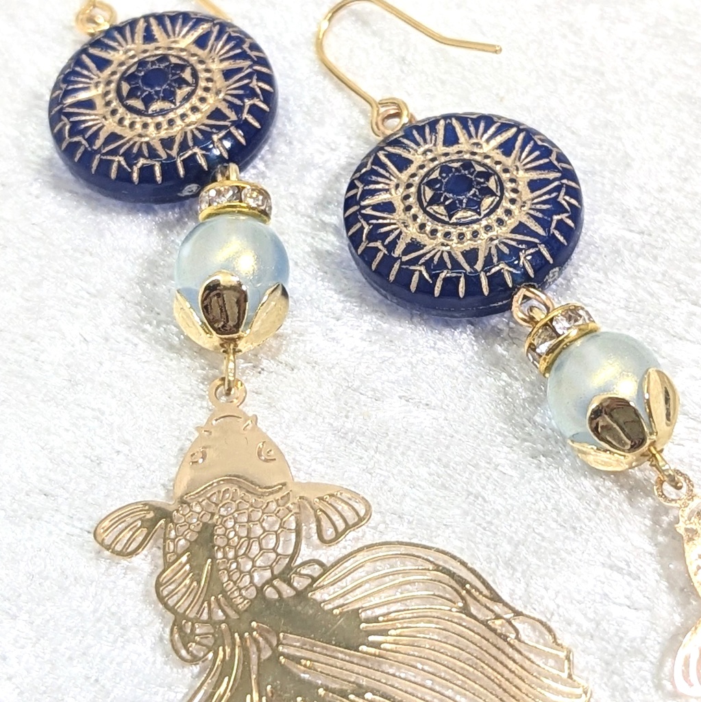 ゴールド・大きな金色金魚のピアス/イヤリング