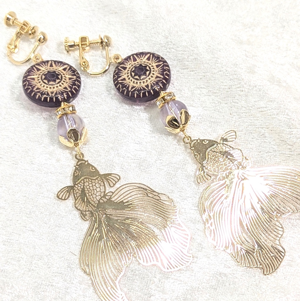 ゴールド・大きな金色金魚のピアス/イヤリング