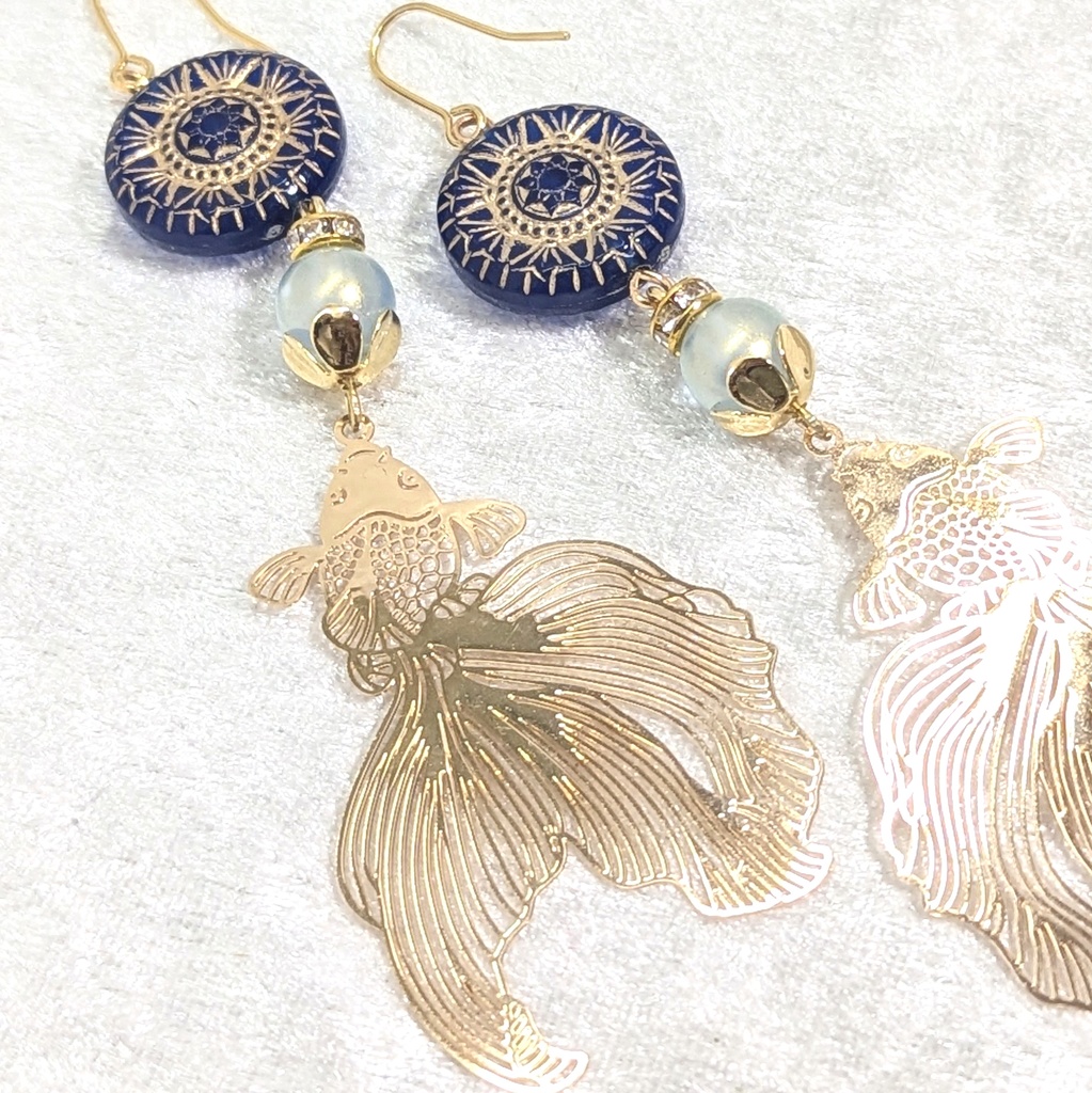 ゴールド・大きな金色金魚のピアス/イヤリング