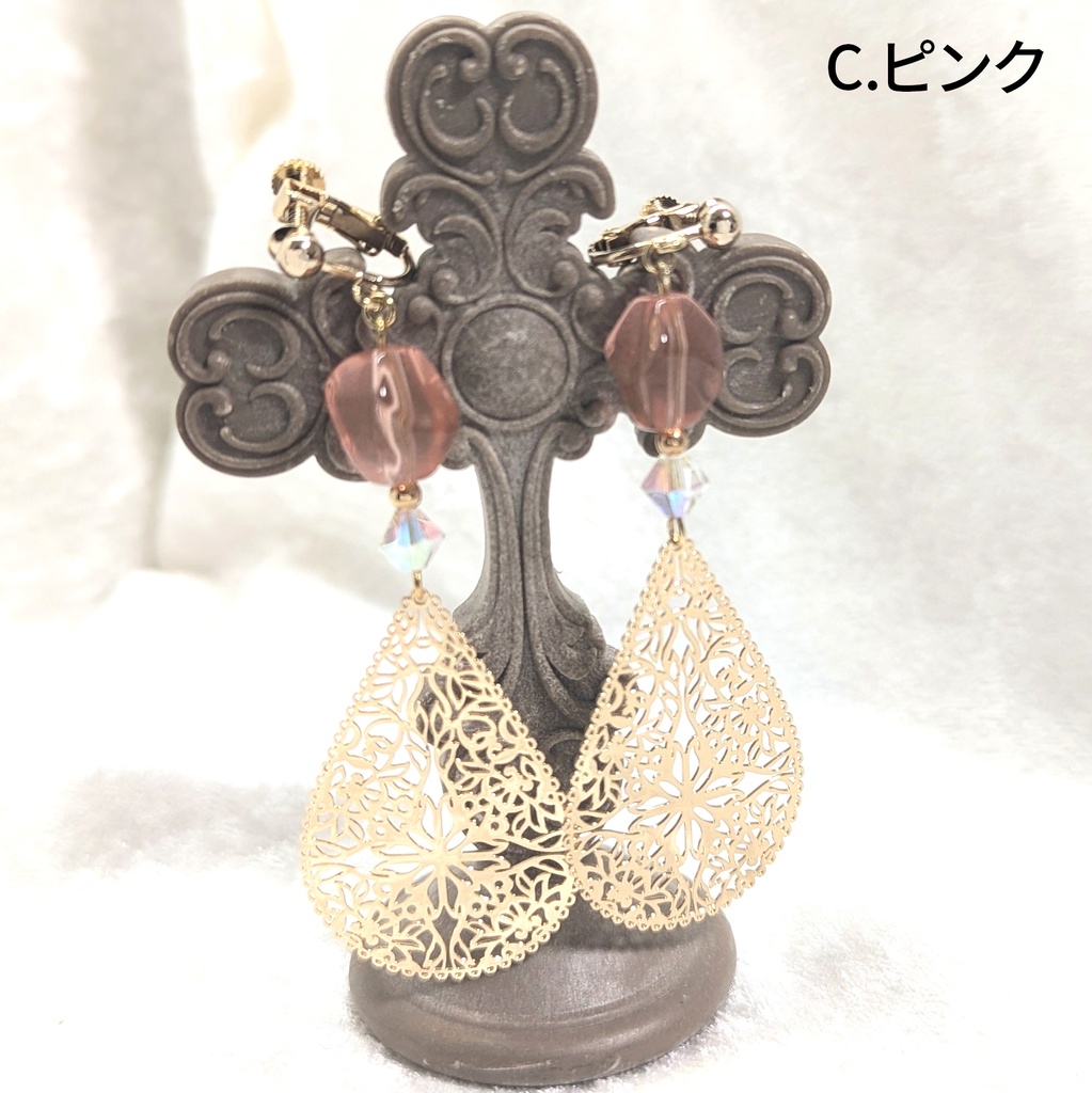 ゴールド・透かしドロップピアス/イヤリング