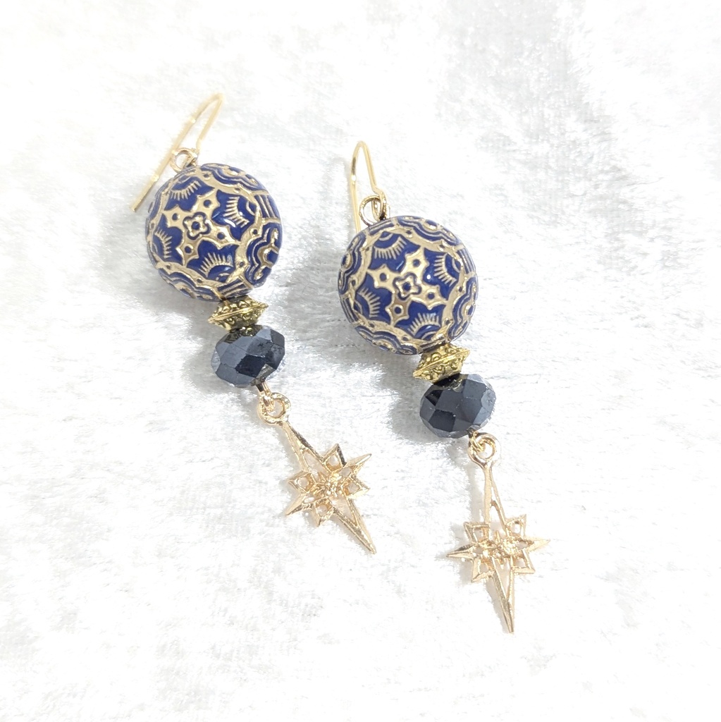 ゴールド・ゴシック調ビーズとスターのピアス/イヤリング
