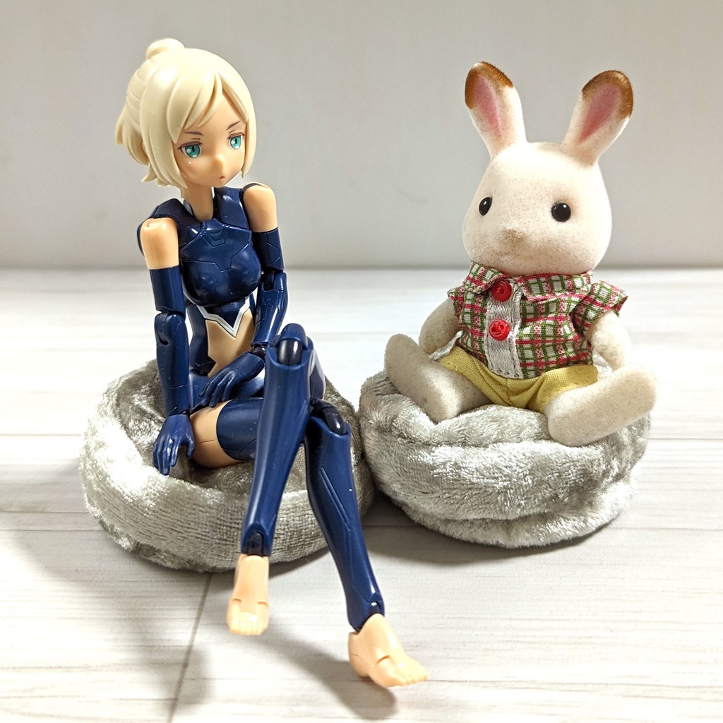 ミニチュアビーズクッション/ラウンド型 ベロア生地シルバー・2個