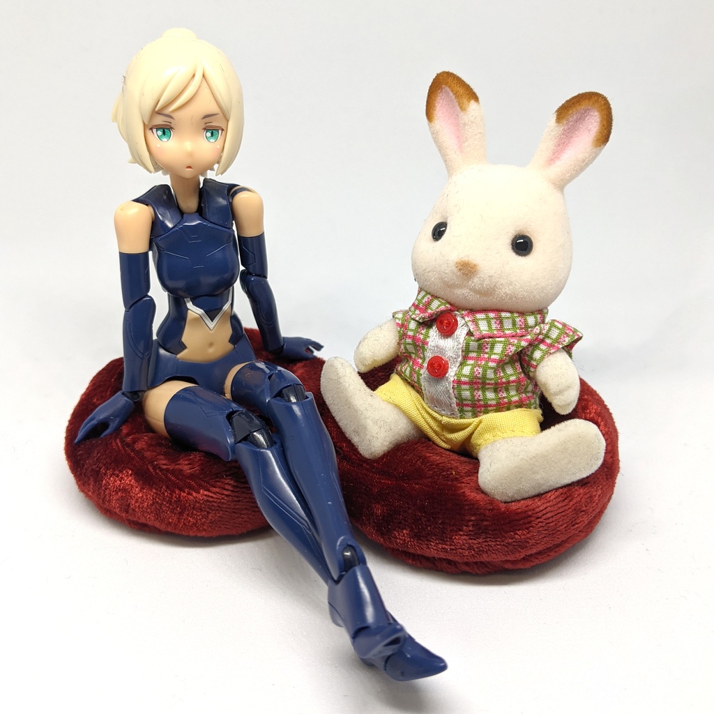 ミニチュアビーズクッション/ラウンド型 ベロア生地レッド・2個