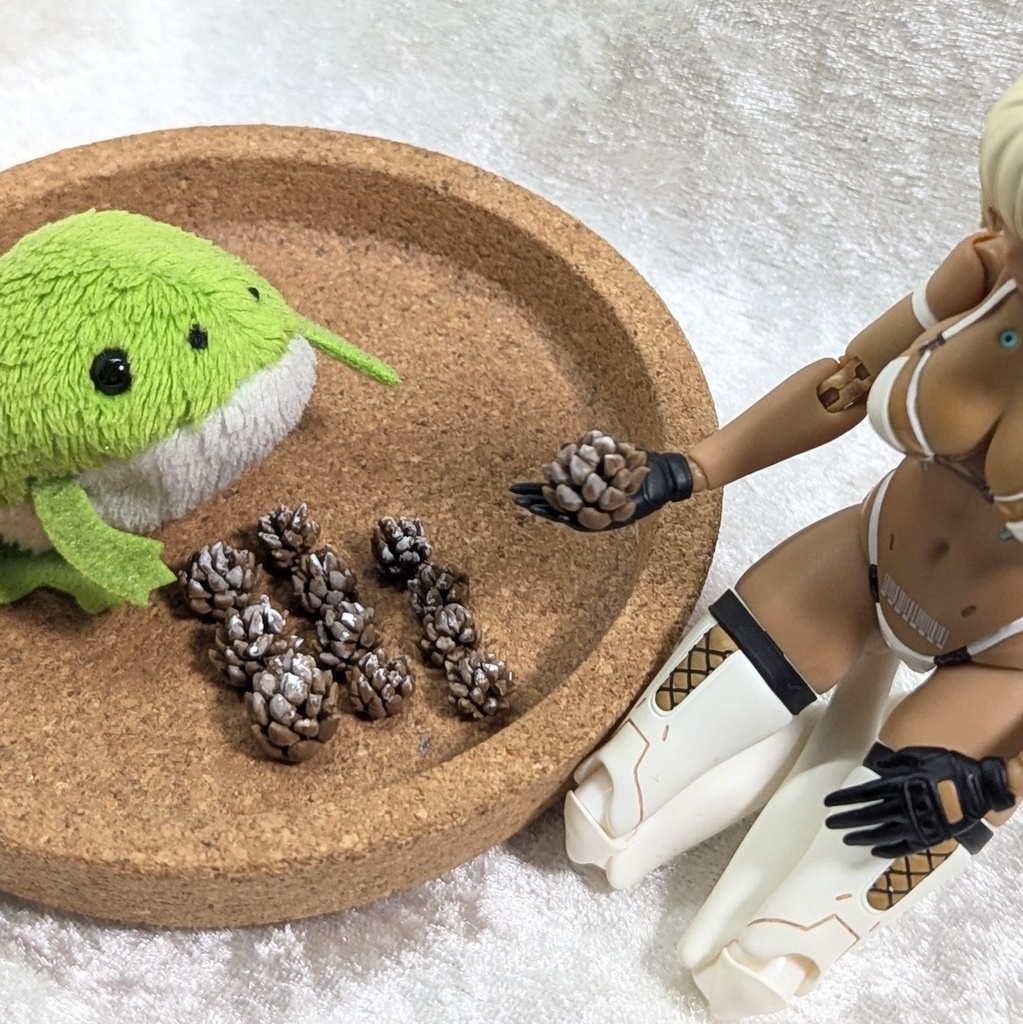 ミニチュア松かさ