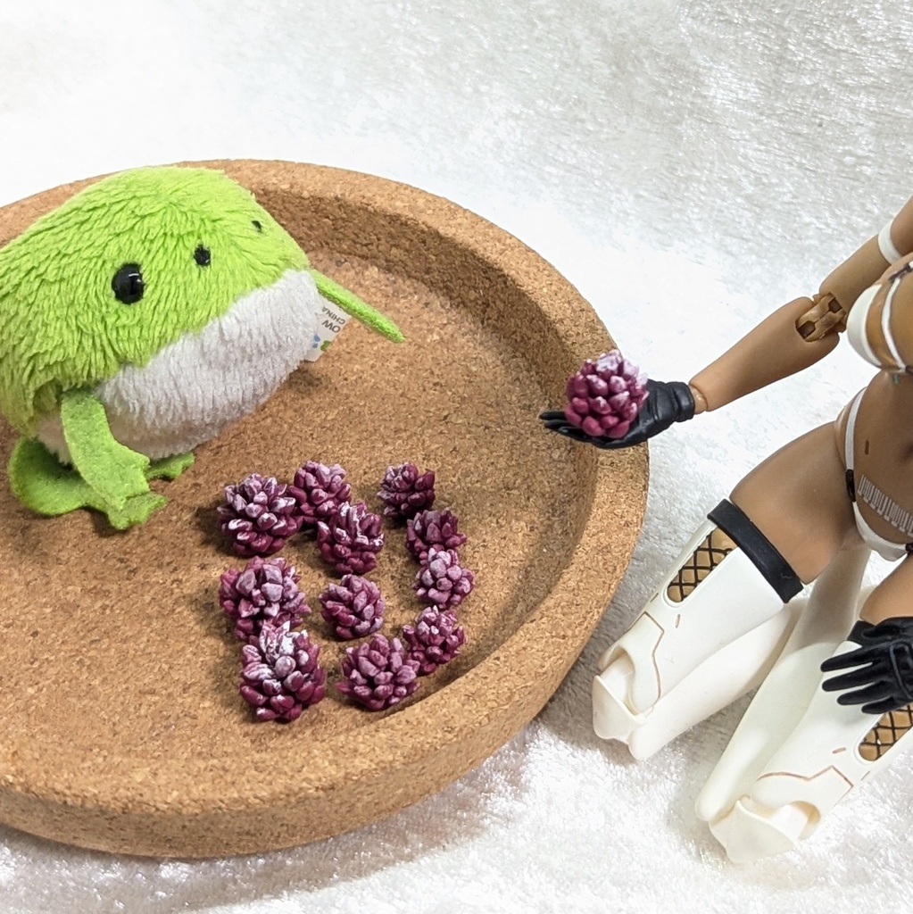 ミニチュア松かさ