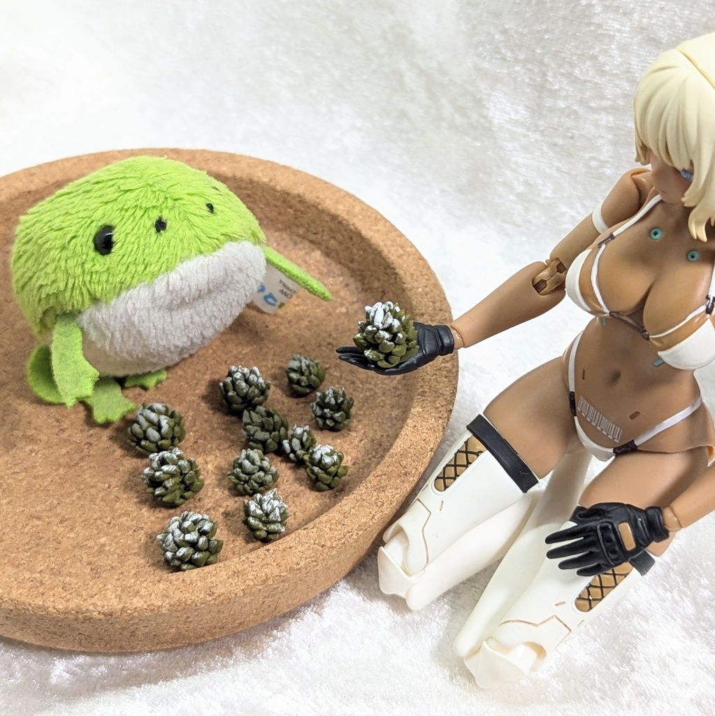 ミニチュア松かさ