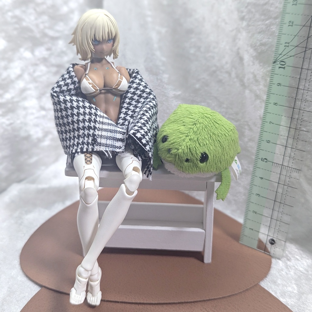 ミニチュア長机(椅子としても使用可能)