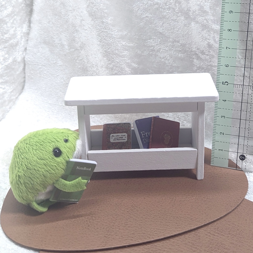 ミニチュア長机(椅子としても使用可能)