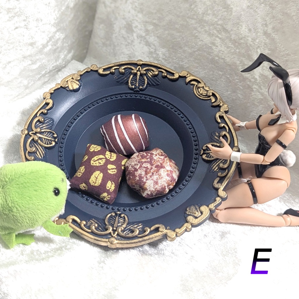 ミニチュアダイカットクッション/チョコレート