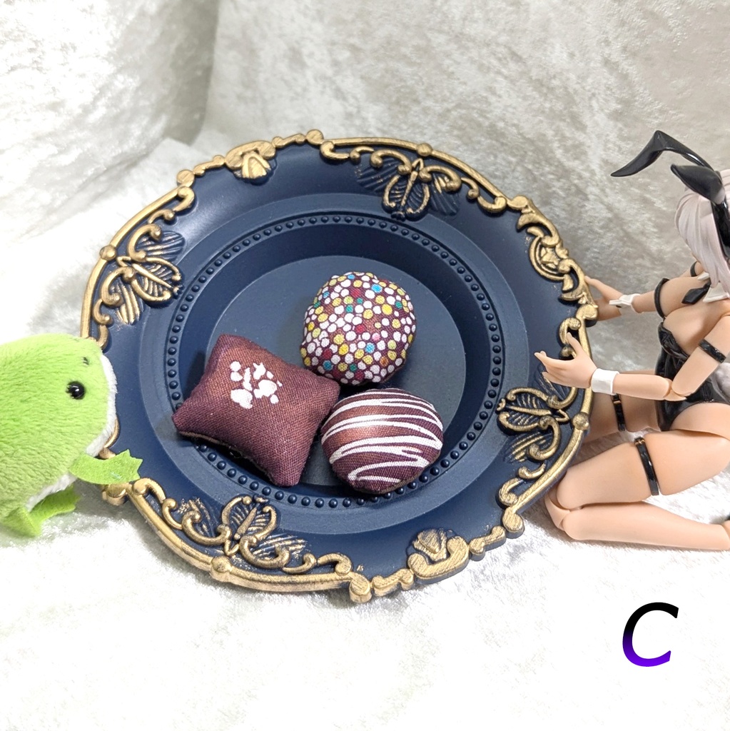 ミニチュアダイカットクッション/チョコレート