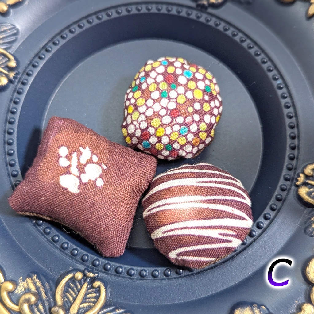 ミニチュアダイカットクッション/チョコレート