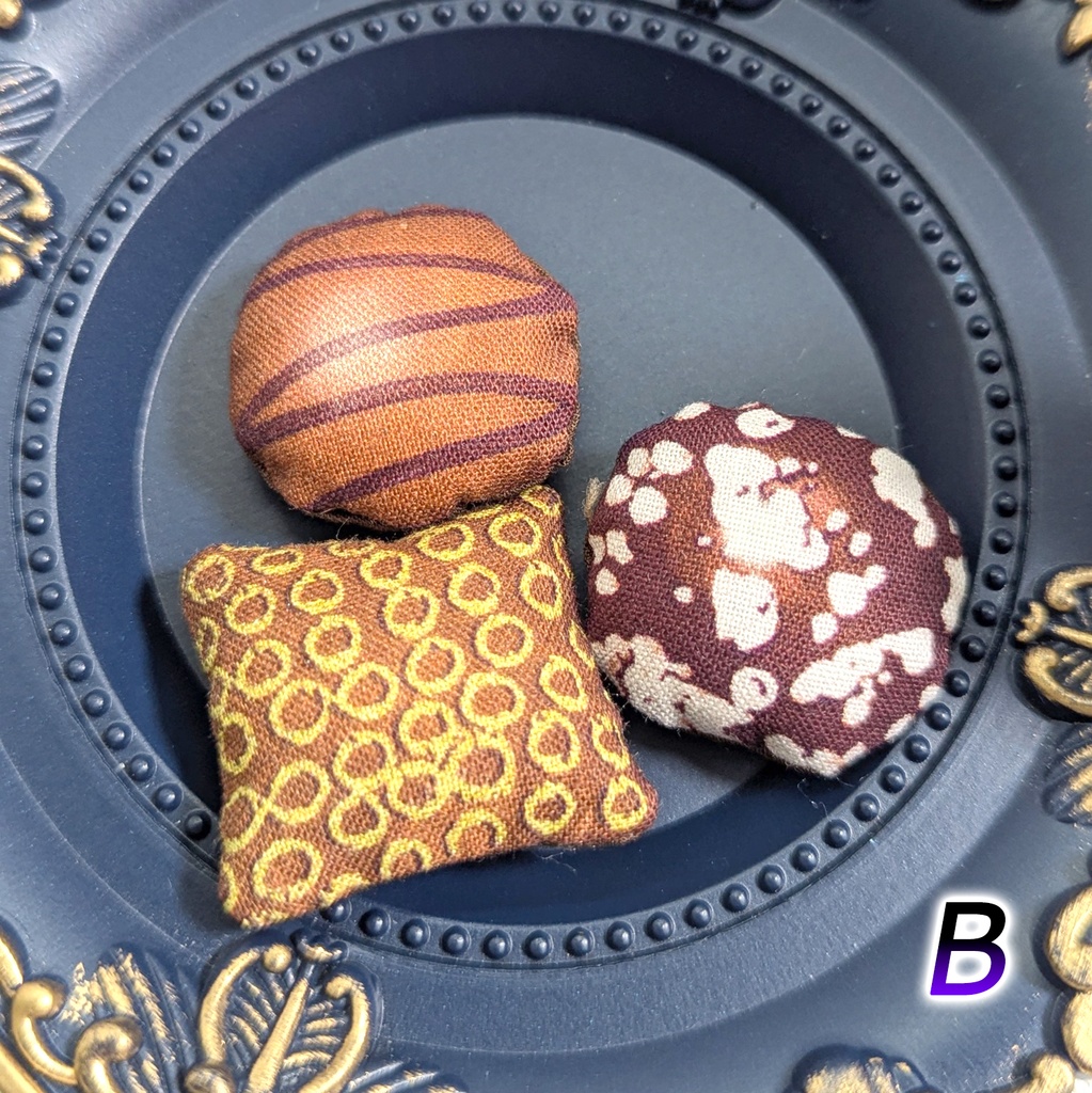 ミニチュアダイカットクッション/チョコレート