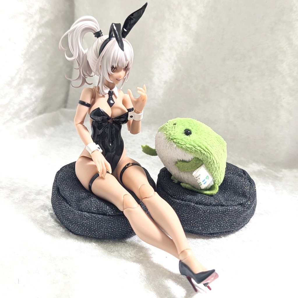 ミニチュアビーズクッション/ラウンド型 グリッター生地+黒色・2個