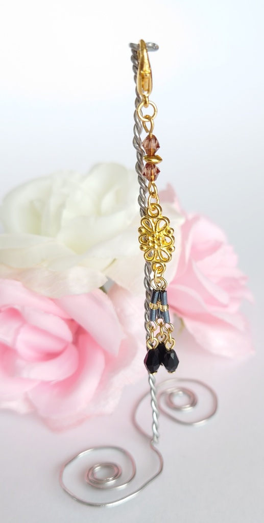 揺れるマスクチャーム