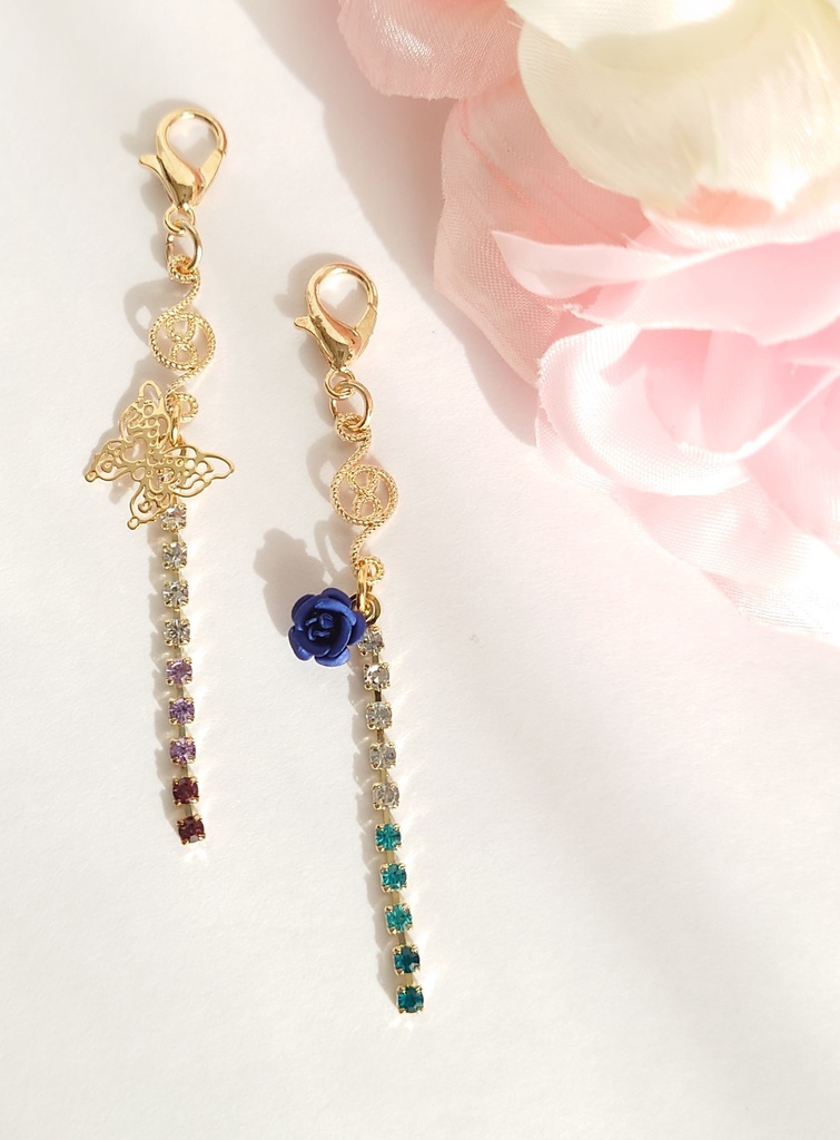 ラインストーンマスクチャーム