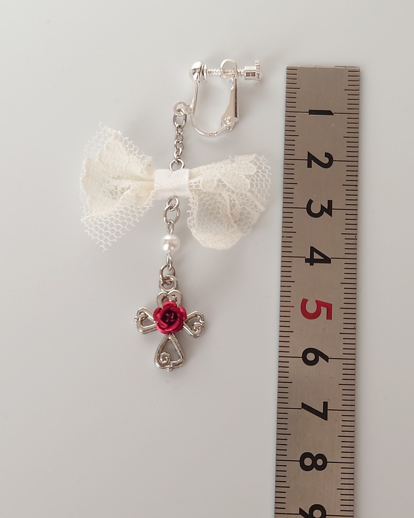 ゴシック調イヤリング リボン全2色