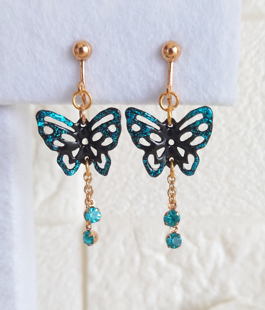 揺れる蝶々イヤリング(黒蝶)