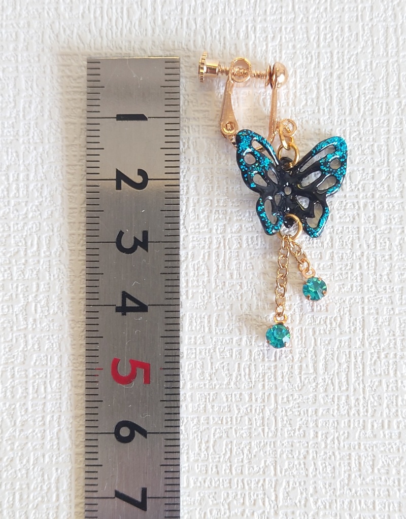 揺れる蝶々イヤリング(黒蝶)