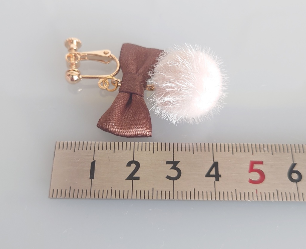 リボン×ファーボールイヤリング(全4種)