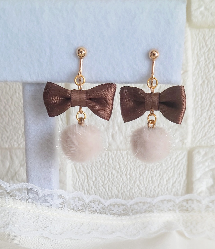 リボン×ファーボールイヤリング(全4種)