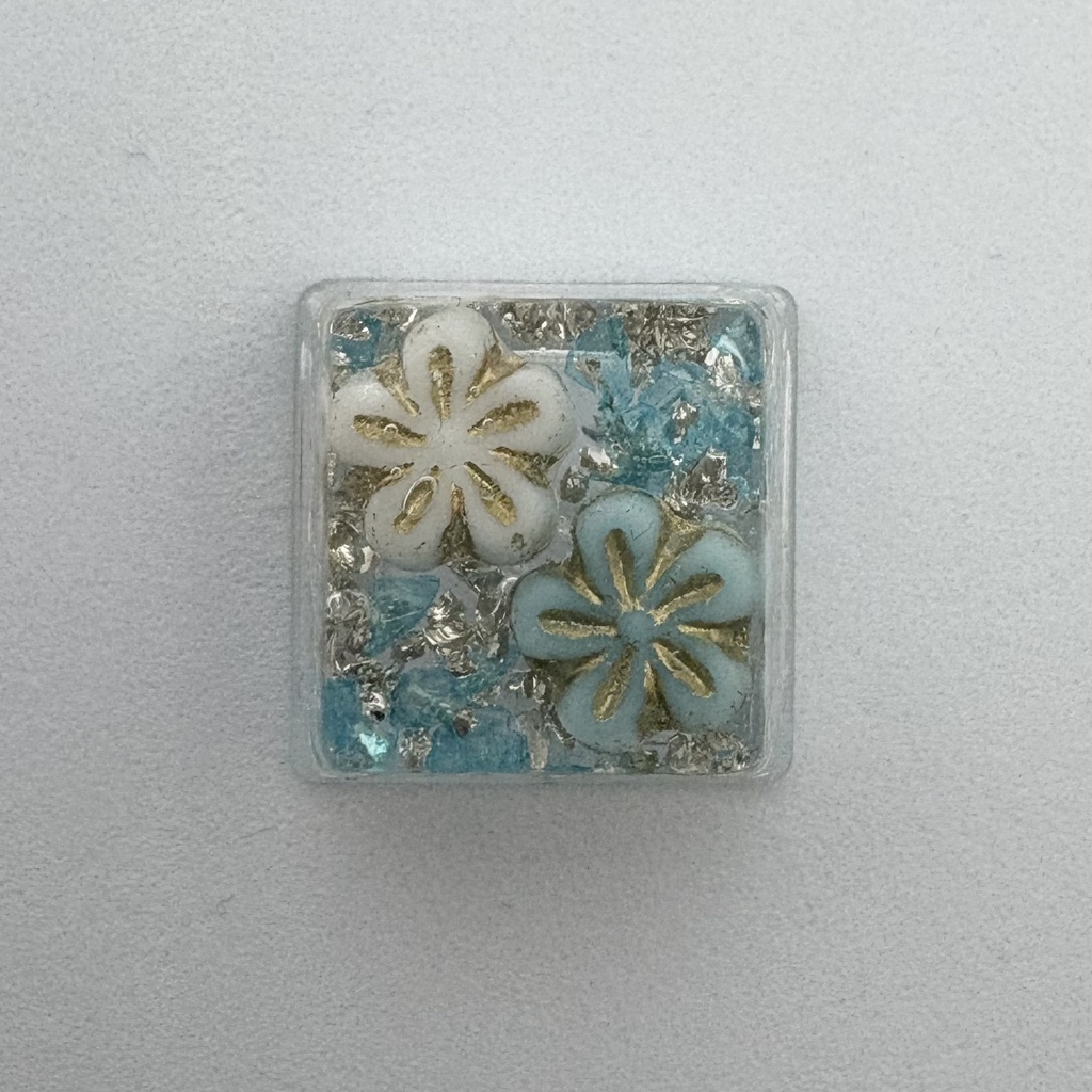 キーキャップ 花 チェコビーズ