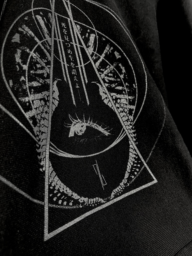 DEATHHOODIE「死を見つめ生を讃えよ――。」