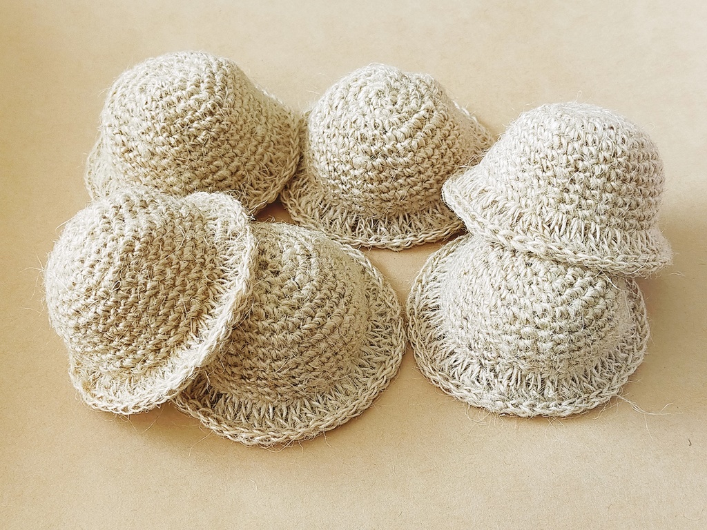 ちいさい麦わら帽子