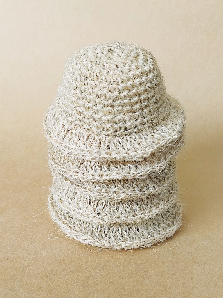 ちいさい麦わら帽子