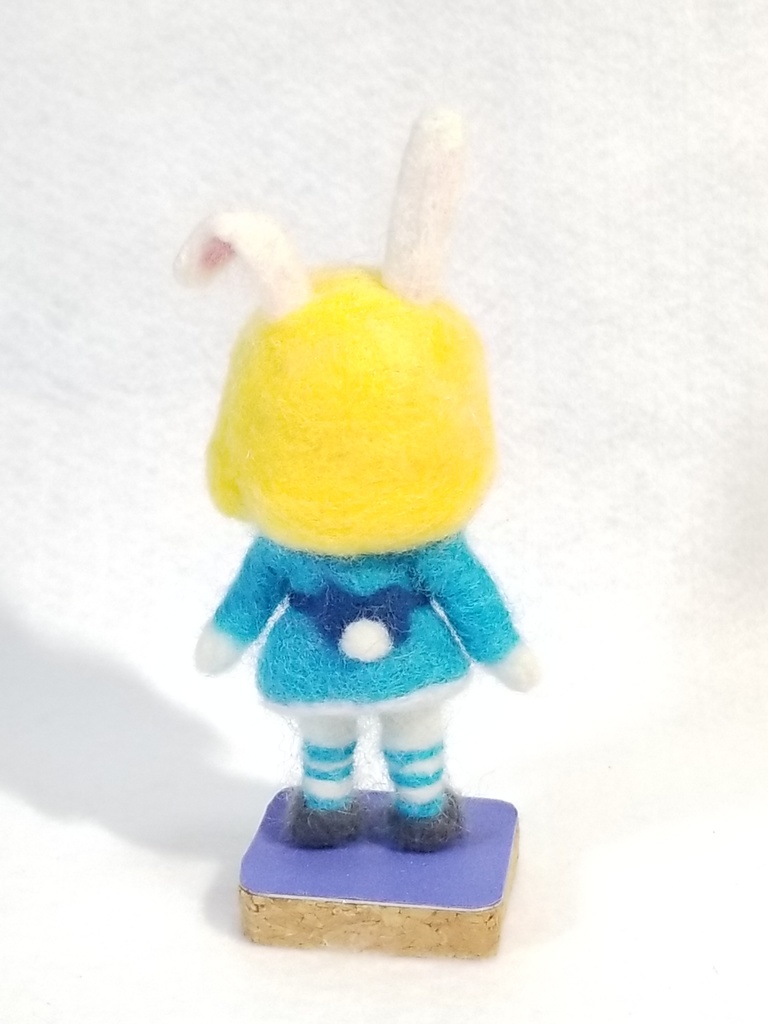 ウールロイド うさぎのアリス トリスちゃん