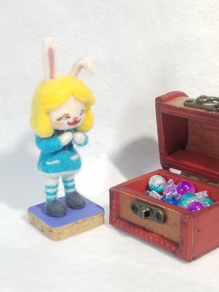 ウールロイド うさぎのアリス トリスちゃん