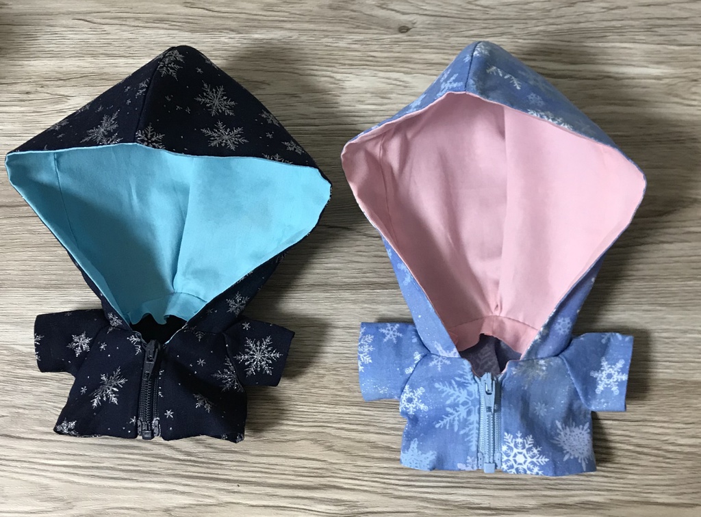 2等ぬい 雪の結晶柄パーカー